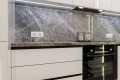 Bucătărie modernă liniară cu fațada Acrylux Alb MOD392 Bucătării moderne la comanda chisinau