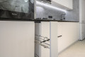 Bucătărie modernă liniară cu fațada MDF vopsit lucios Alb MOD405 Bucătării moderne la comanda chisinau