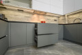 Bucătărie modernă în formă de „U” cu fațada MDF vopsit mat Gri MOD378  Bucătării moderne la comanda