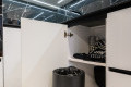 Bucătărie modernă în formă de „L” cu fațada MDF vopsit lucios Alb MOD389 Bucătării moderne la comanda