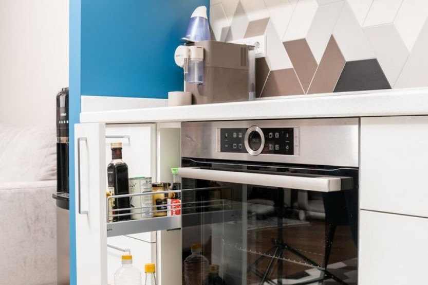 Bucătărie modernă în formă de „L” fronturi Acrylux Alb MOD80 Bucătării moderne mobila