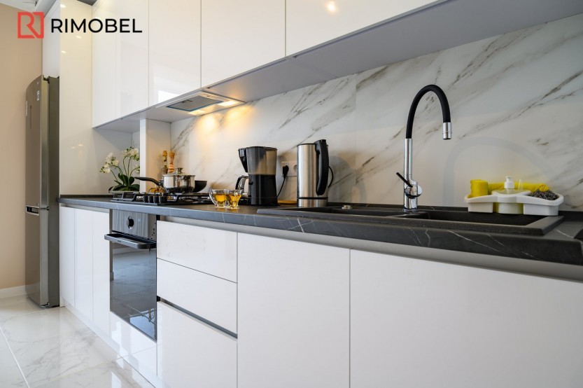 Bucătărie modernă liniară fronturi Acrylux Alb MOD176 Bucătării moderne mobila
