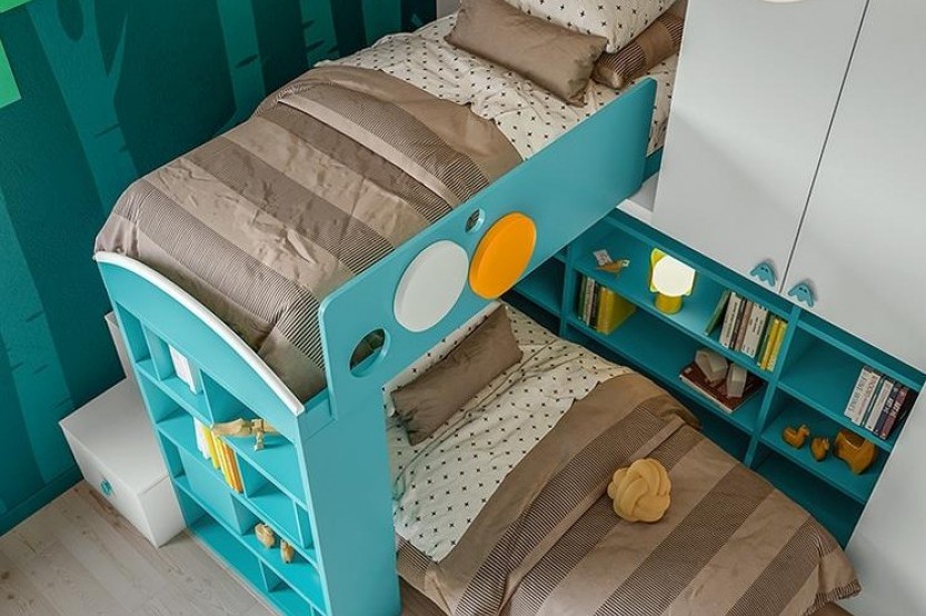 Dormitor copii în formă de „L” fronturi MDF vopsit mat cularea Verde DC91 Cameră copii 2 paturi la comanda