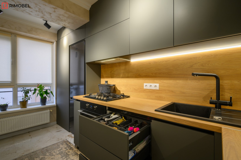 Bucătărie modernă liniară cu fasada MDF vopsit mat Gri MOD283 Bucătării moderne la comanda chisinau