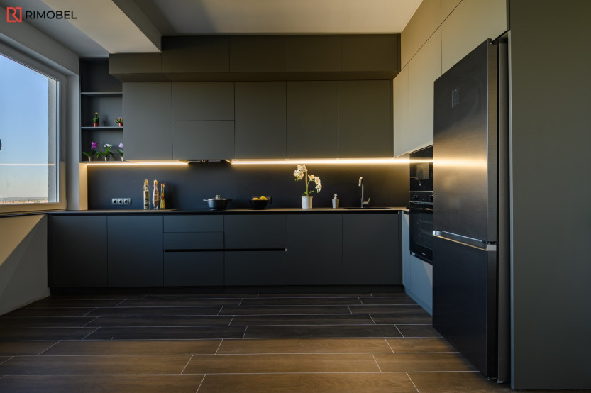 Bucătărie modernă liniară fronturi MDF vopsit mat Negru MOD35 Bucătării moderne mobila