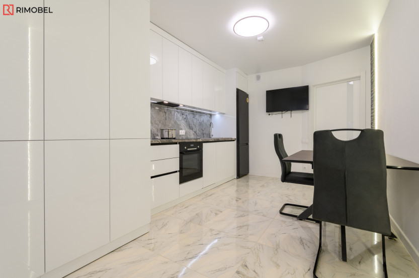 Bucătărie modernă liniară cu fațada Acrylux Alb MOD392 Bucătării moderne mobila
