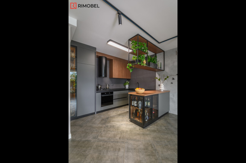 Bucătărie modernă în formă de „U” cu fațada Acrylux Gri MOD408 Bucătării moderne la comanda chisinau
