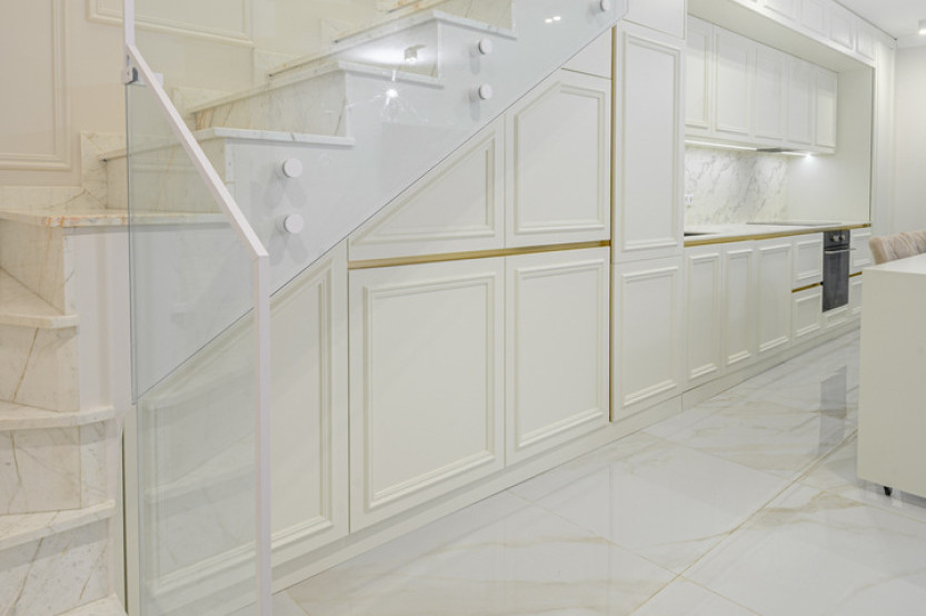 Bucătărie neoclasică liniară cu fațada MDF frezat 3D - vopsit Alb NEO422 Bucătării Neoclasice mobila