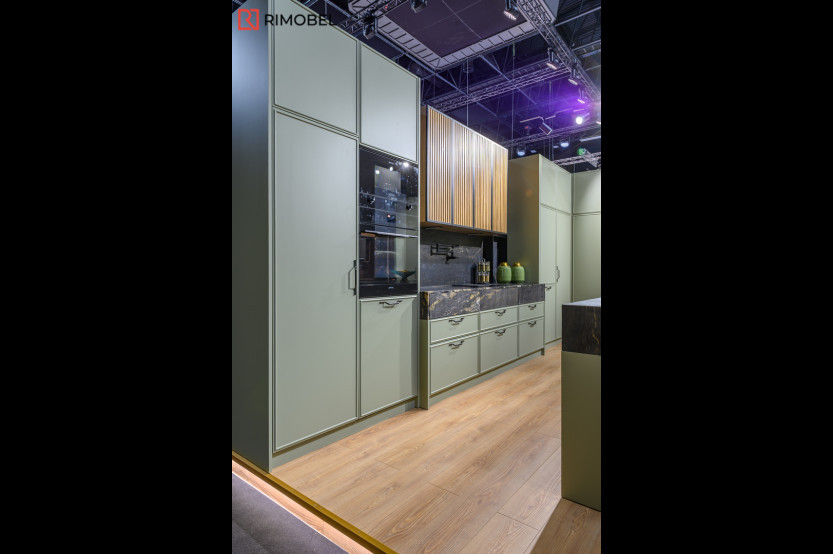 Bucătărie neoclasică cu insulă cu fațada MDF frezat 3D - vopsit Verde NEO398 Bucătării Neoclasice mobila