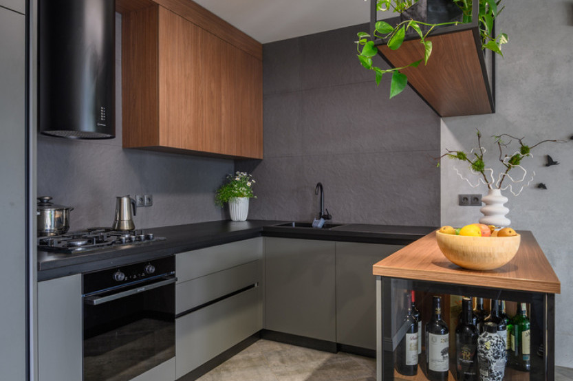 Bucătărie modernă în formă de „U” cu fațada Acrylux Gri MOD408 Bucătării moderne mobila