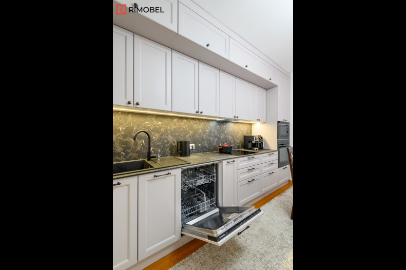 Bucătărie neoclasică liniară cu fațada MDF frezat 3D - vopsit Alb NEO390 Bucătării Neoclasice la comanda