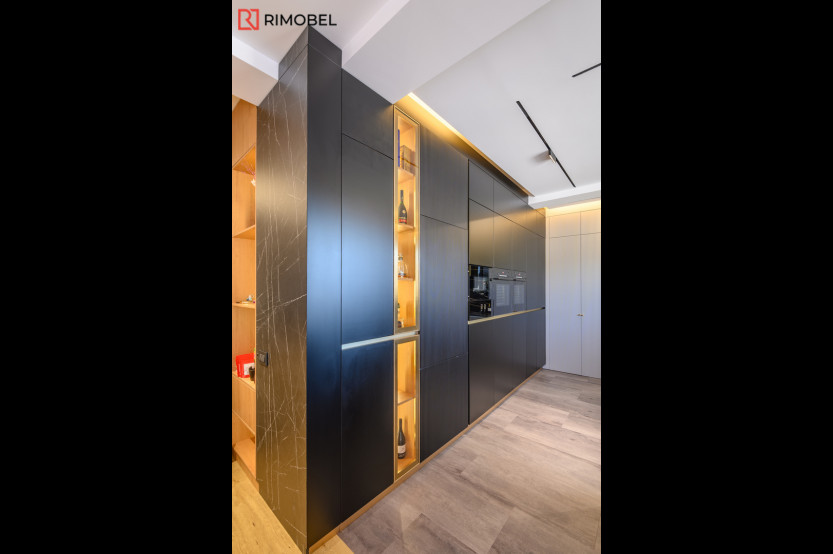 Bucătărie modernă în formă de „U” cu fațada MDF vopsit mat Negru MOD410 Bucătării moderne la comanda