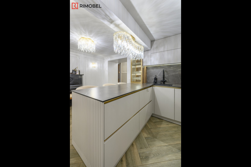 Bucătărie modernă în formă de „L” cu fațada MDF vopsit mat Fildeș MOD418 Bucătării moderne la comanda chisinau