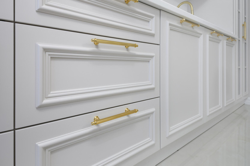 Bucătărie neoclasică liniară cu fațada MDF frezat 3D - vopsit Casmir NEO416 Bucătării Neoclasice la comanda chisinau