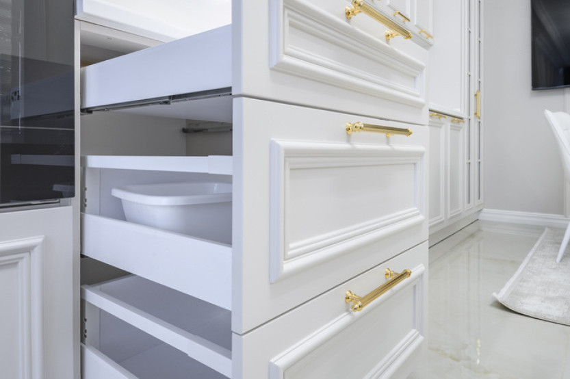Bucătărie neoclasică liniară cu fațada MDF frezat 3D - vopsit Casmir NEO416 Bucătării Neoclasice mobila