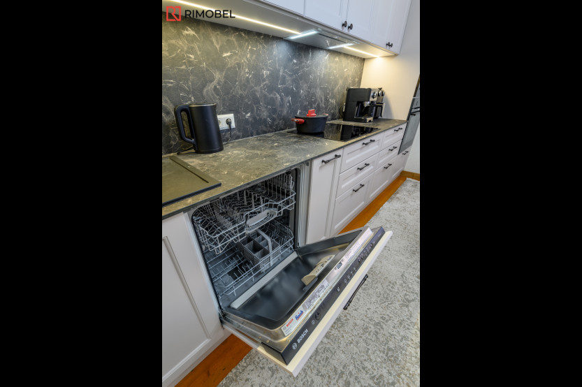 Bucătărie neoclasică liniară cu fațada MDF frezat 3D - vopsit Alb NEO390 Bucătării Neoclasice la comanda